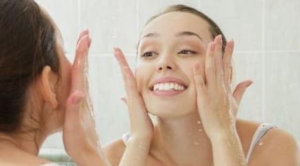 Khi đi tắm: Nên tắm trước hay gội đầu trước thì tốt cho cơ thể? Đây mới là trình tự đúng mà 99% đang làm sai