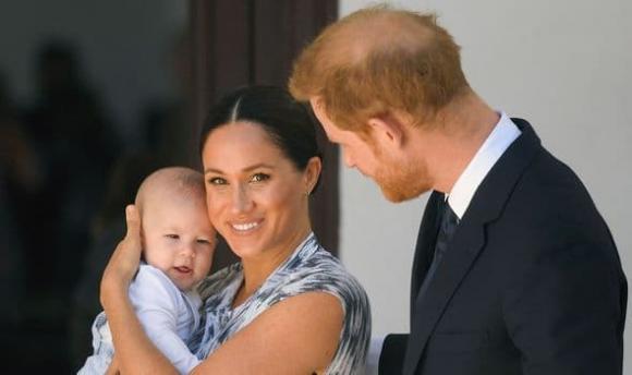 Hàng loạt dự báo xấu được đưa ra sau khi Meghan và Harry tậu biệt thự hàng trăm tỷ đồng nhờ bòn rút tiền từ người cha già