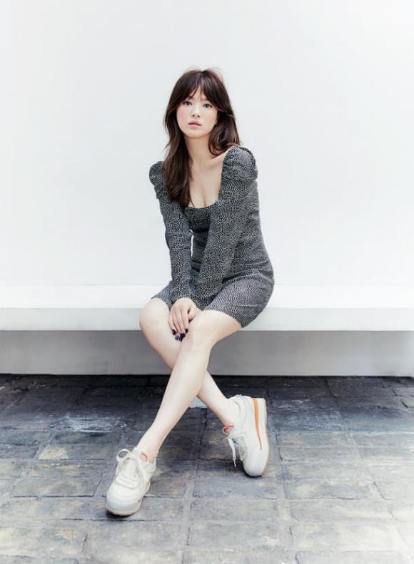 Song Hye Kyo khoe trọn vòng một gợi cảm, ngày càng nhuận sắc hơn sau khi chia tay Song Joong Ki