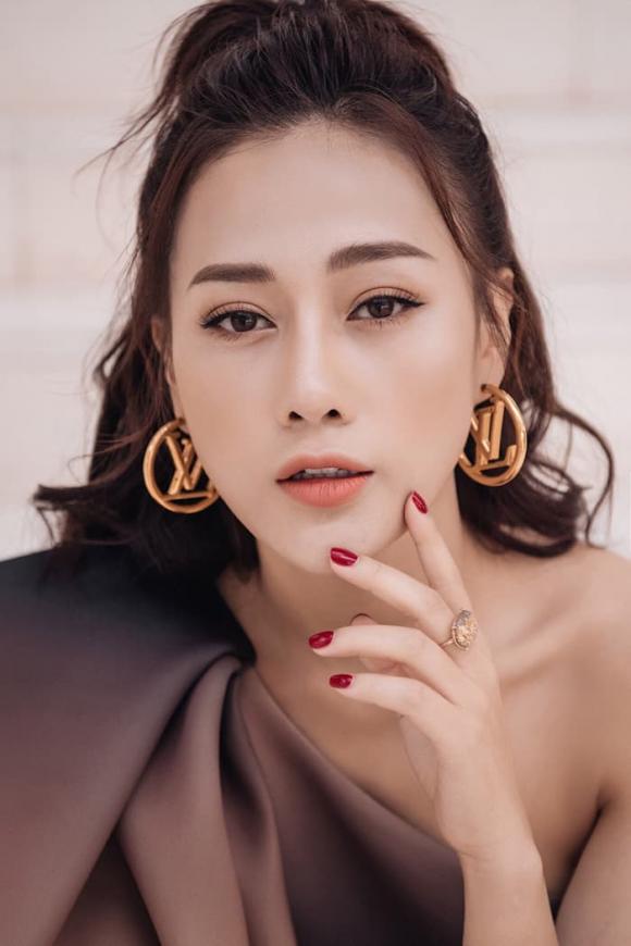 phuong-oanh-6-ngoisaovn-w700-h1050 3 Phương oanh,quỳnh búp bê,sao việt