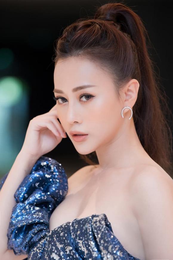 phuong-oanh-9-ngoisaovn-w700-h1050 0 Phương oanh,quỳnh búp bê,sao việt