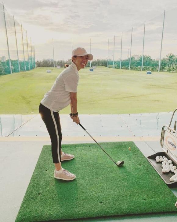 Trang phục của loạt sao Việt, hot girl khi chơi golf: Diễn viên hài Thu Trang kín như bưng; Âu Hà My gợi cảm