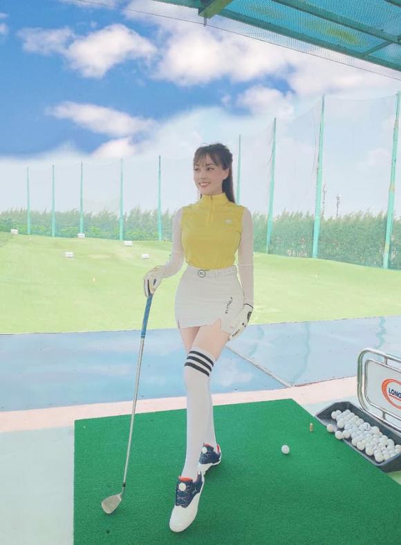 Âu Hà My xoá hết ảnh chơi golf trên Facebook hậu bị Trọng Hưng tố không mang thai