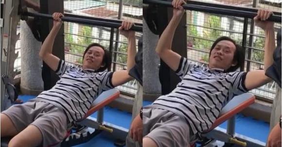 Bị fan chê quá gầy, danh hài Hoài Linh quyết tâm tập gym