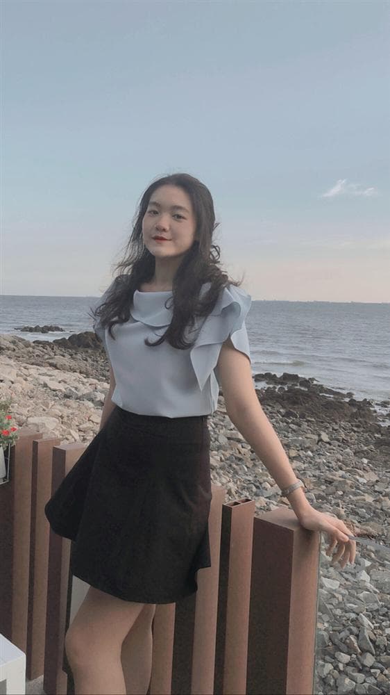 Dung mạo nổi bật của cháu gái Phạm Quỳnh Anh, 17 tuổi đã sở hữu chiều cao 'khủng' 1m79