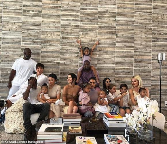 Show truyền hình thực tế đình đám của gia đình Kim Kardashian chính thức chấm dứt sau 14 năm lên sóng