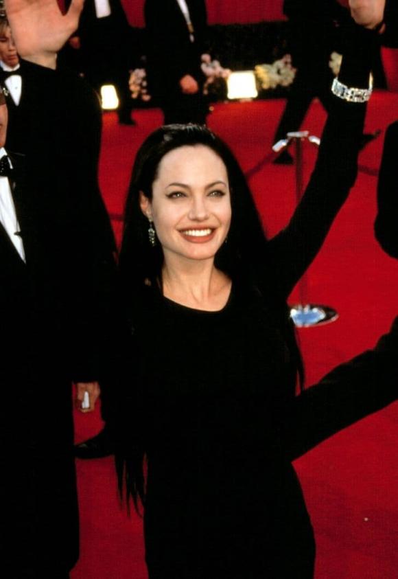 Angelina Jolie, ảnh cũ Angelina Jolie, sao ngoại 