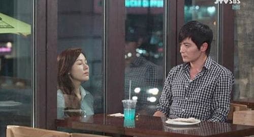 Những nụ hôn không chạm môi nhưng vẫn 'sốt xình xịch' trên màn ảnh Hàn
