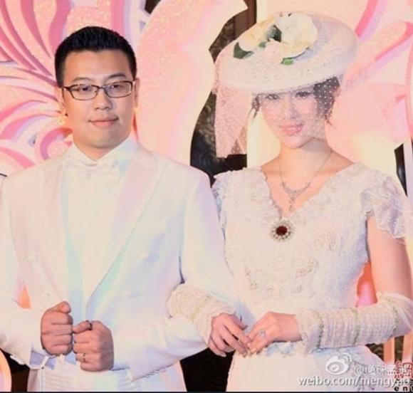'Ngọc nữ' xinh đẹp Trung Quốc ly hôn ông chủ tập đoàn nội y, hé lộ cuộc sống hạnh phúc xa hoa sang chảnh thời mặn nồng