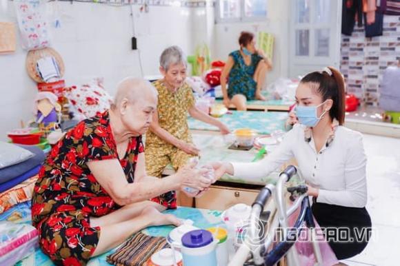 a-khoi-thuy-chi-219-1-ngoisaovn-w600-h400 4 Á khôi Thùy Chi, sao việt, từ thiện