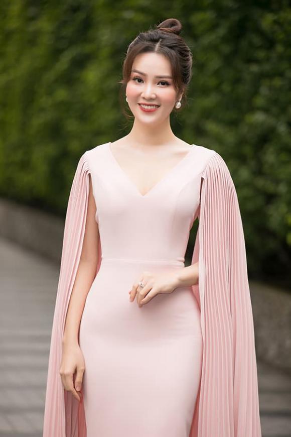 hoa hậu Đỗ Mỹ Linh, Hoa hậu Tiểu Vy, á hậu Thuý An, sao Việt,  Hoa hậu Việt Nam 2020