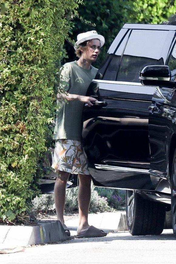 justin bieber, khó ở, paparazzi, sao hollywood