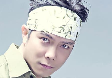 Jimmii Nguyễn, bài hát đầu tiên, sao việt