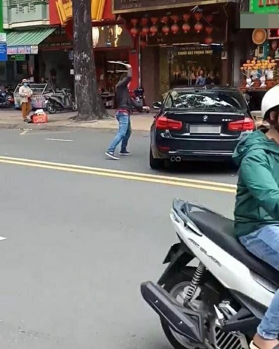 va chạm giao thông, nữ tài xế đánh người, đập phá BMW
