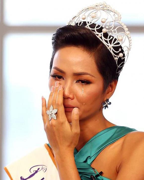 Hoa hậu H'Hen Niê chính thức xác nhận chia tay bạn trai