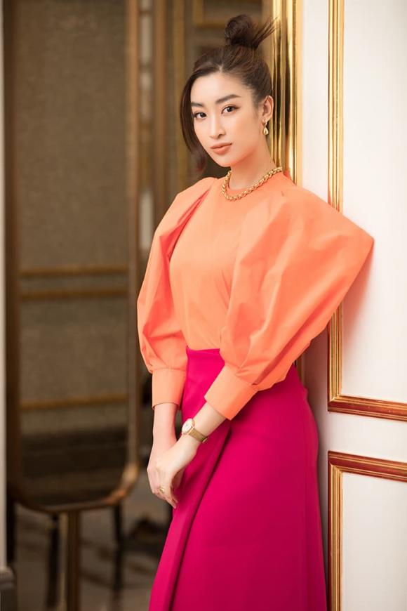 Dàn mĩ nhân Vbiz đọ sắc lộng lẫy trên thảm đỏ họp báo Bán kết Hoa hậu Việt Nam 2020