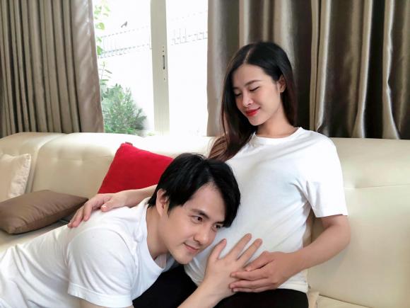 Đông Nhi, Ông Cao Thắng, sao Việt