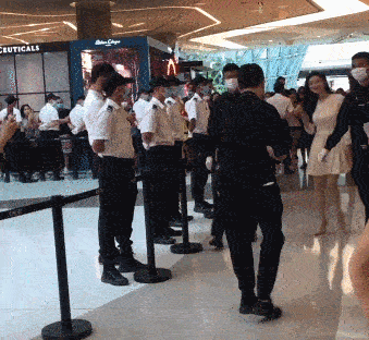 Cảnh Điềm được hơn 100 vệ sĩ bảo vệ đi sự kiện, dân mạng chỉ trích quá phô trương 1 Cảnh Điềm, sao Hoa ngữ