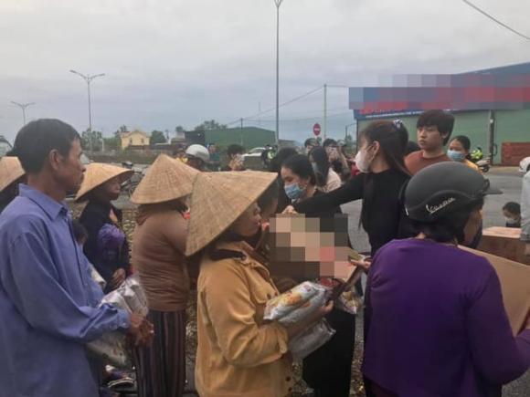 Thủy Tiên, Thủy Tiên làm từ thiện ở Huế, Thủy Tiên giúp đỡ miền Trung 