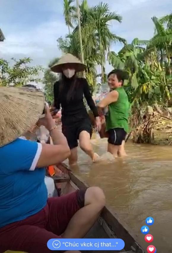 ca sĩ Thuỷ Tiên, sao Việt, từ thiện miền Trung, Thuy Tien
