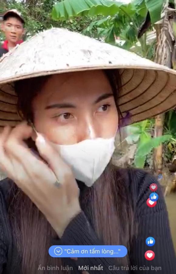 ca sĩ Thuỷ Tiên, sao Việt, từ thiện miền Trung, Thuy Tien