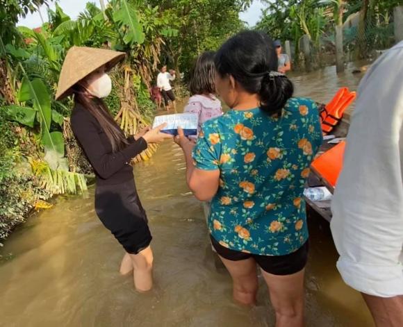 ca sĩ Thuỷ Tiên, sao Việt