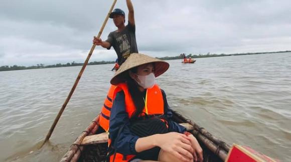 ca sĩ Thuỷ Tiên, sao Việt