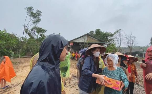 ca sĩ Thuỷ Tiên, sao Việt