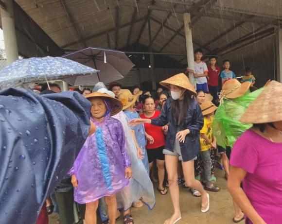 ca sĩ Thuỷ Tiên, sao Việt