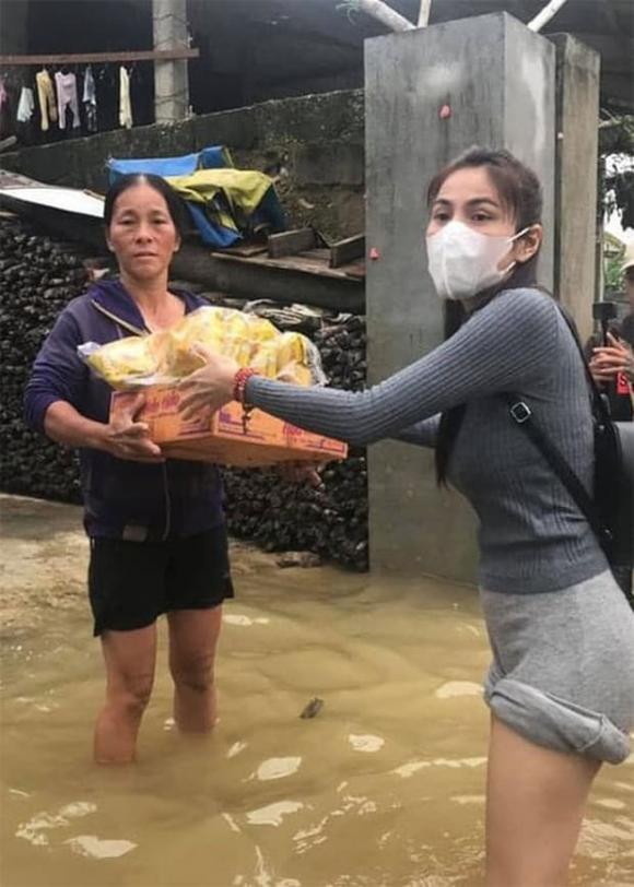 ca sĩ Thuỷ Tiên, sao Việt