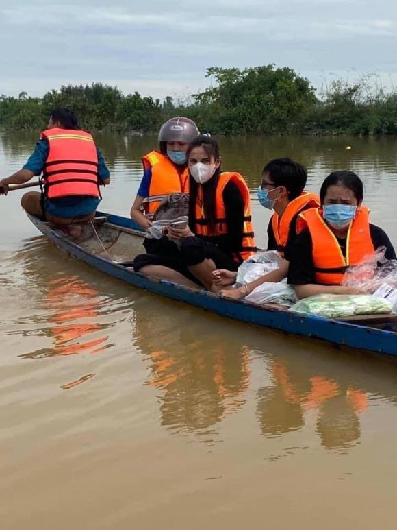 ca sĩ Thuỷ Tiên, sao Việt