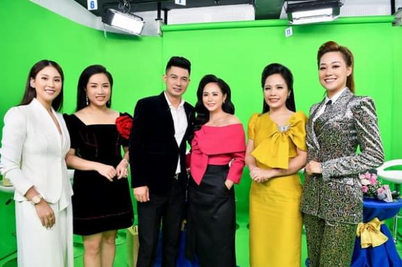 Bùi Thanh Hương, Hoa hậu Ngọc Hân, Hương Giang, Nữ doanh nhân & khát vọng về vẻ đẹp hoàn mỹ