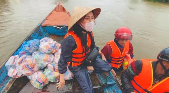 thủy tiên, cứu trợ miền trung, lũ lụt, vợ công vinh