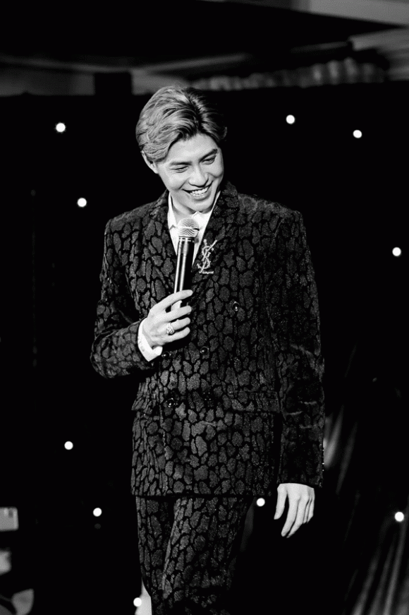 dem-nhac-tu-thien-2910-12-ngoisaovn-w599-h900 5 MC Thi Thảo, doanh nhân Làn Thu Thủy, đêm nhạc từ thiện