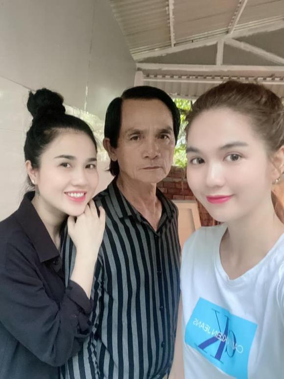 Ngọc Trinh, mẹ Ngọc Trinh, sao Việt