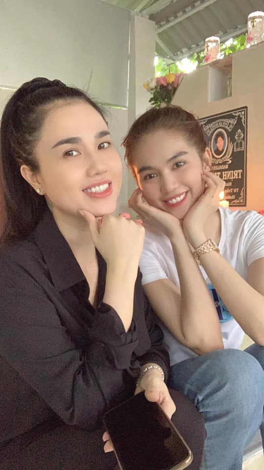 Ngọc Trinh, mẹ Ngọc Trinh, sao Việt