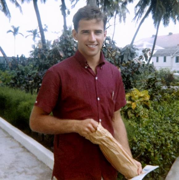joe biden, joe biden thời trẻ, ảnh thời trẻ của biden gây sốt