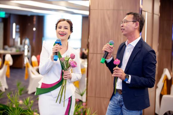 CEO Nhã Mai, phòng khám nha khoa Tân Định