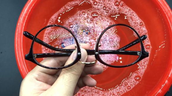 mẹo vặt, làm sạch mắt kính, kính cận