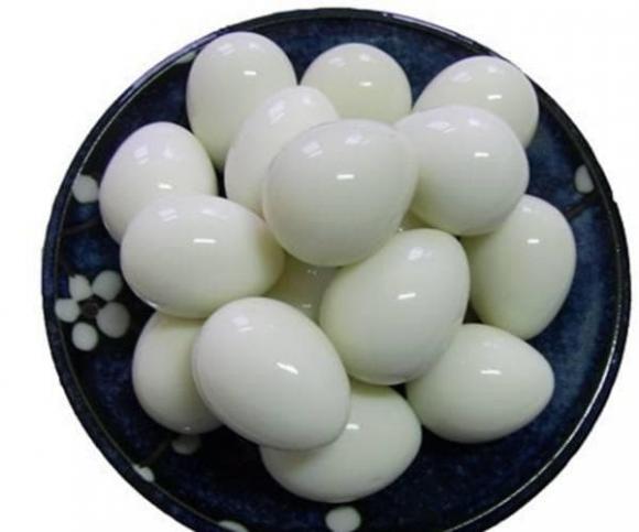 trứng cút,  trứng cút lộn, 