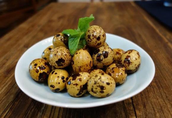 trứng cút,  trứng cút lộn, 