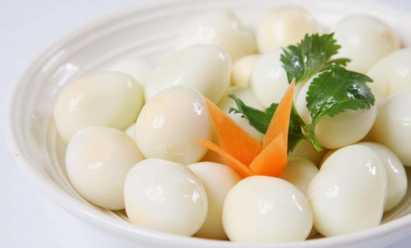 trứng cút,  trứng cút lộn, 