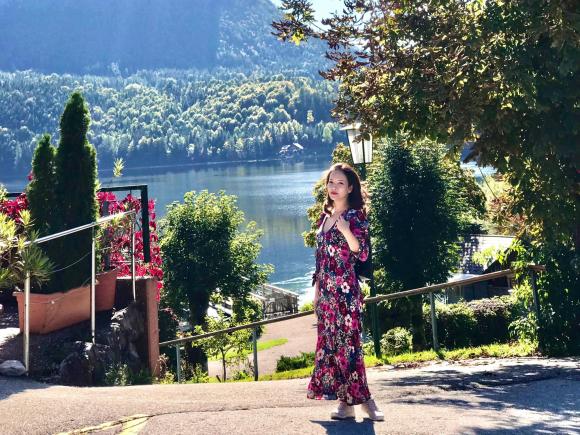 Vợ chồng Đan Lê 'trốn con' đi du lịch nước Áo, dân tình trầm trồ vì cảnh đẹp như phim