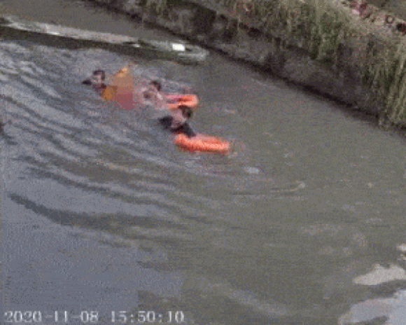 No title 1 cứu người tự tử, cứu người chết đuối, hành động phẫn nộ