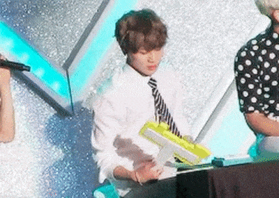 hai1.gif 0 idol hàn, khoảnh khắc xấu hổ, sao hàn