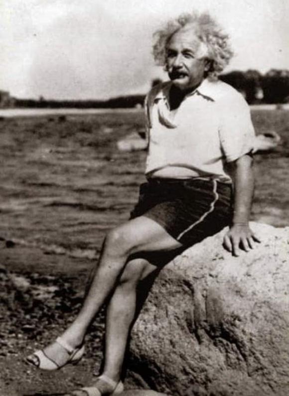 Thiên tài Albert Einstein, Thiên tài Albert Einstein chụp ảnh, thông tin thú vị về Thiên tài Albert Einstein 