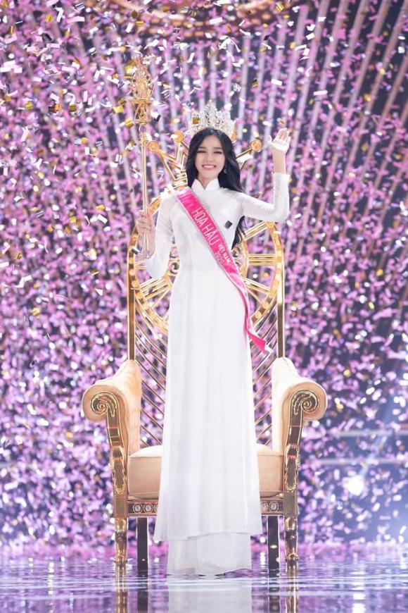 hoa hậu Đỗ Thị Hà, Hoa hậu Việt Nam 2020, người mẫu Trang Trần, sao Việt