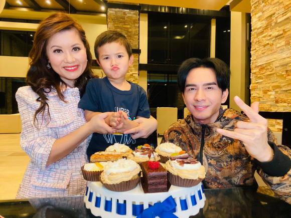 Sao Việt 24h Lần đầu tiên con trai đáng yêu của Đan Trường đón sinh nhật bố