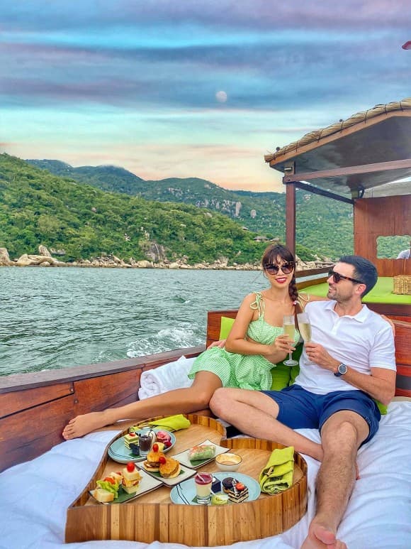 Hà Anh, siêu mẫu Hà Anh, sao việt  