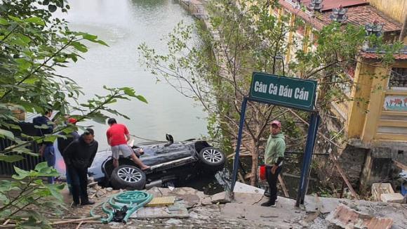 xế hộp, tai nạn, hồ Tây, Ford Ranger